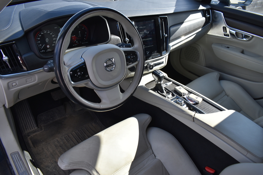 Volvo V90 Cross Country vaihtoauto