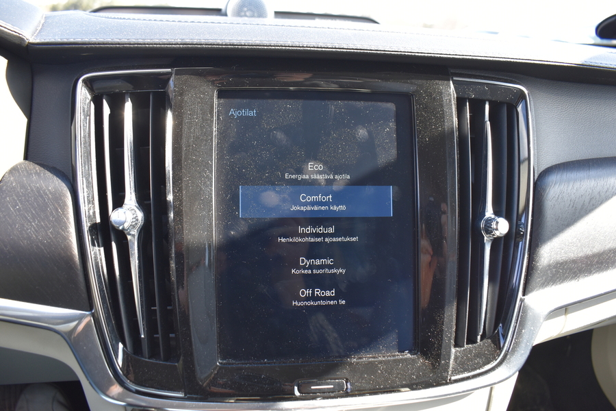 Volvo V90 Cross Country vaihtoauto