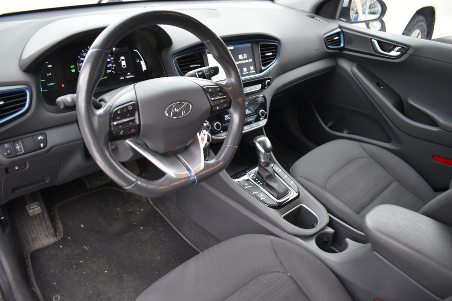 Hyundai IONIQ hybrid vaihtoauto