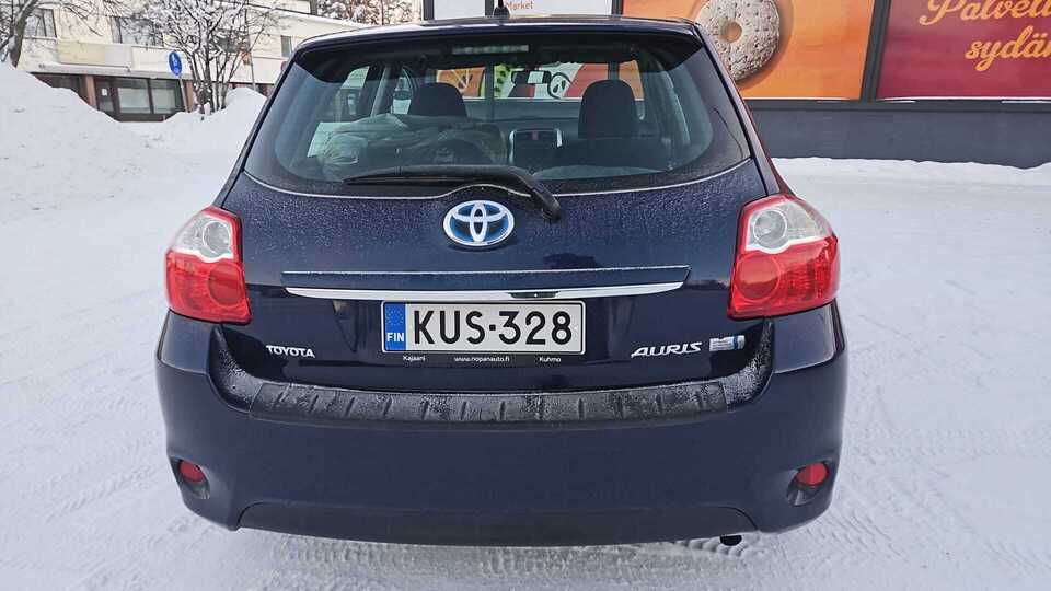 Toyota Auris vaihtoauto