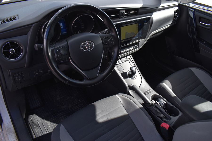Toyota Auris vaihtoauto
