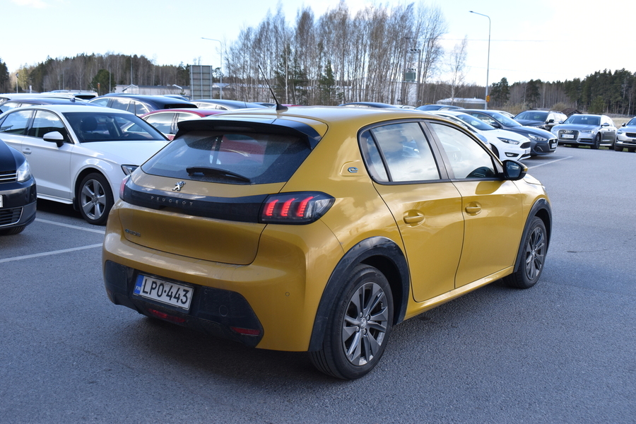 Peugeot e-208 vaihtoauto