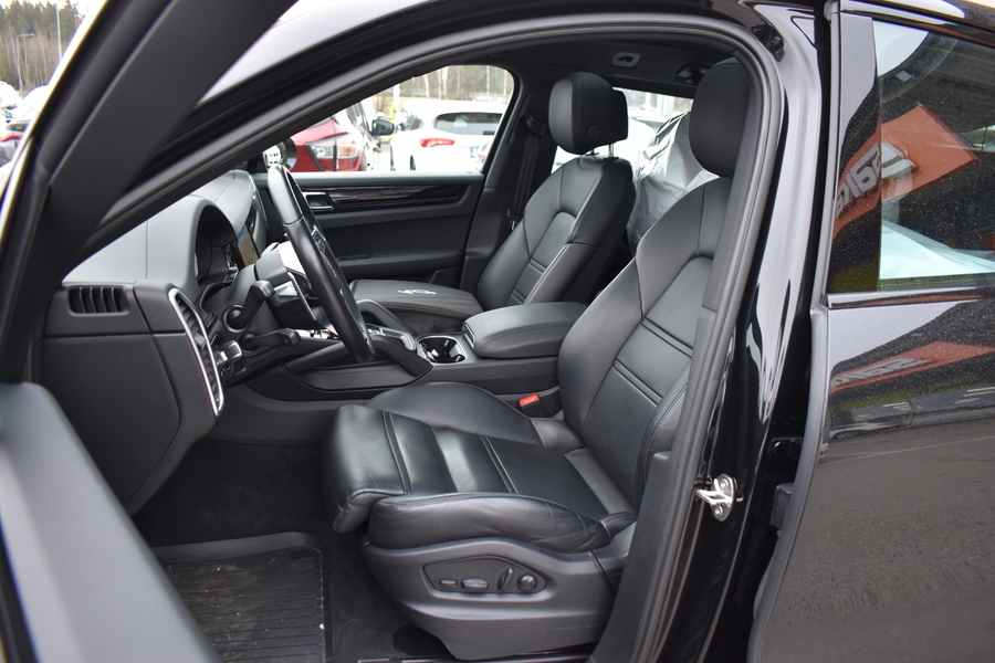 Porsche Cayenne vaihtoauto