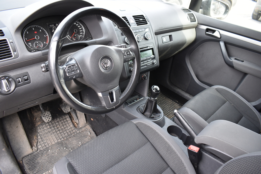 Volkswagen Touran vaihtoauto