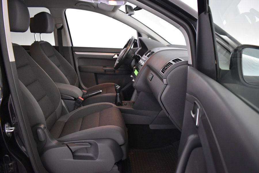 Volkswagen Touran vaihtoauto