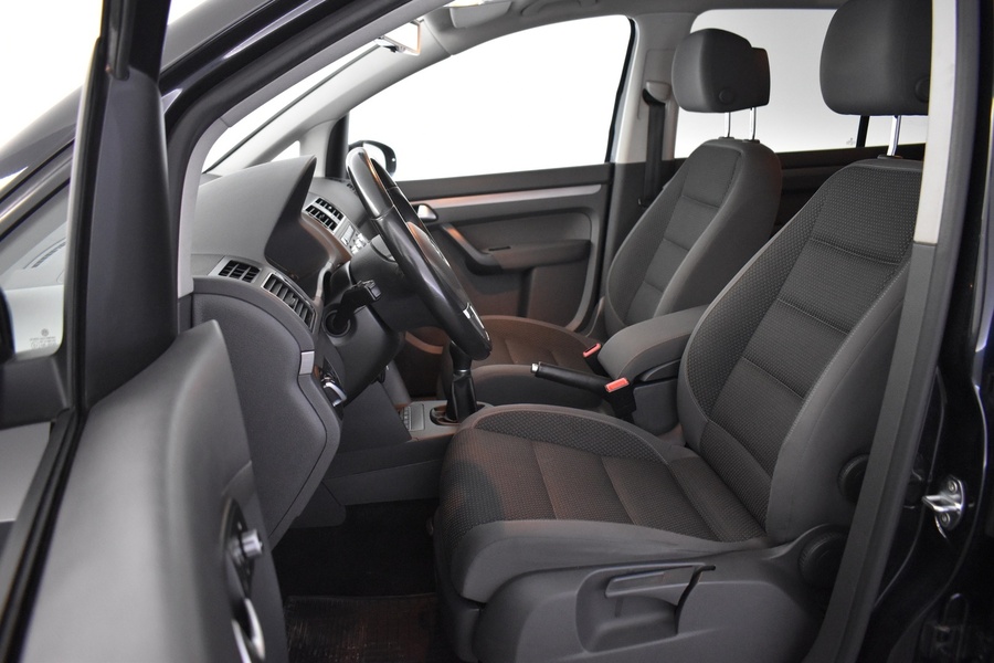 Volkswagen Touran vaihtoauto
