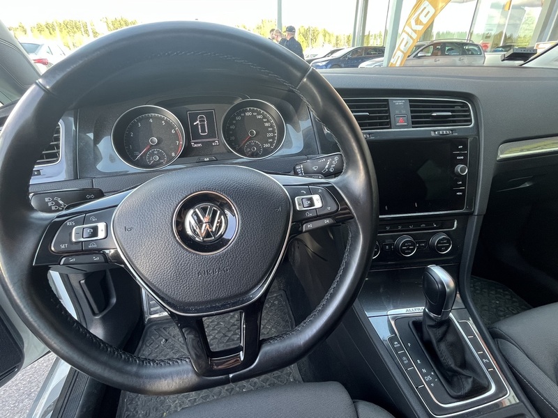 Volkswagen Golf vaihtoauto