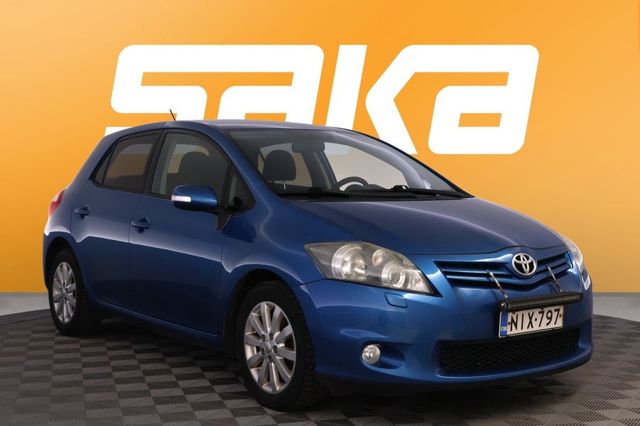 Toyota Auris vaihtoauto