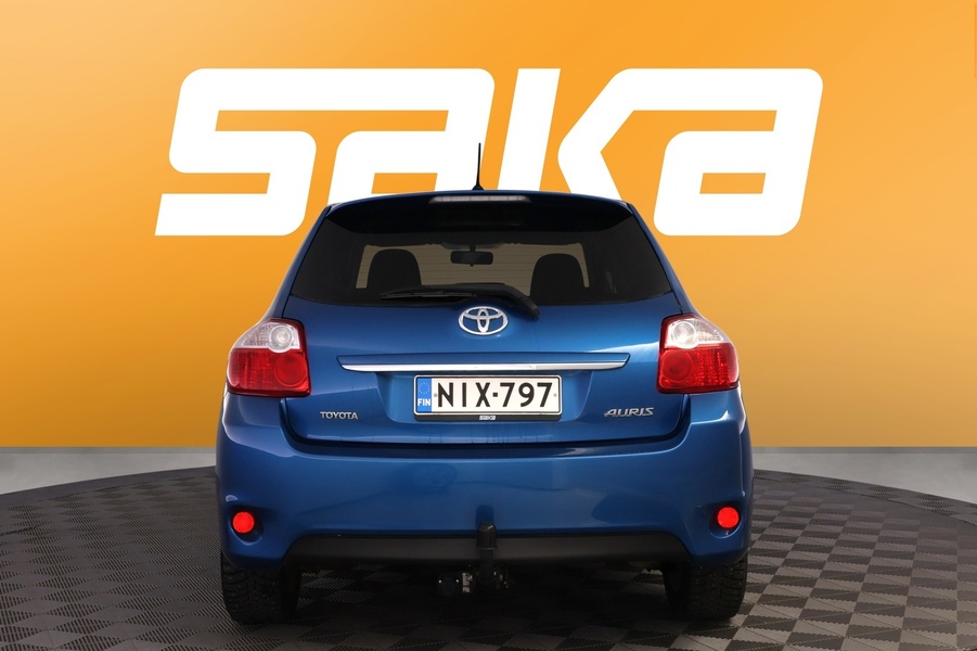 Toyota Auris vaihtoauto