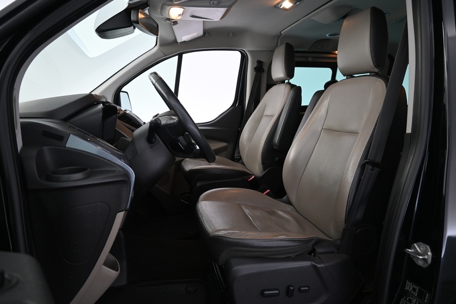 Ford Tourneo Custom vaihtoauto