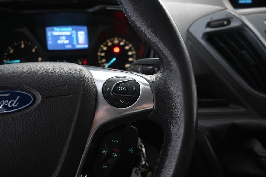 Ford Tourneo Custom vaihtoauto