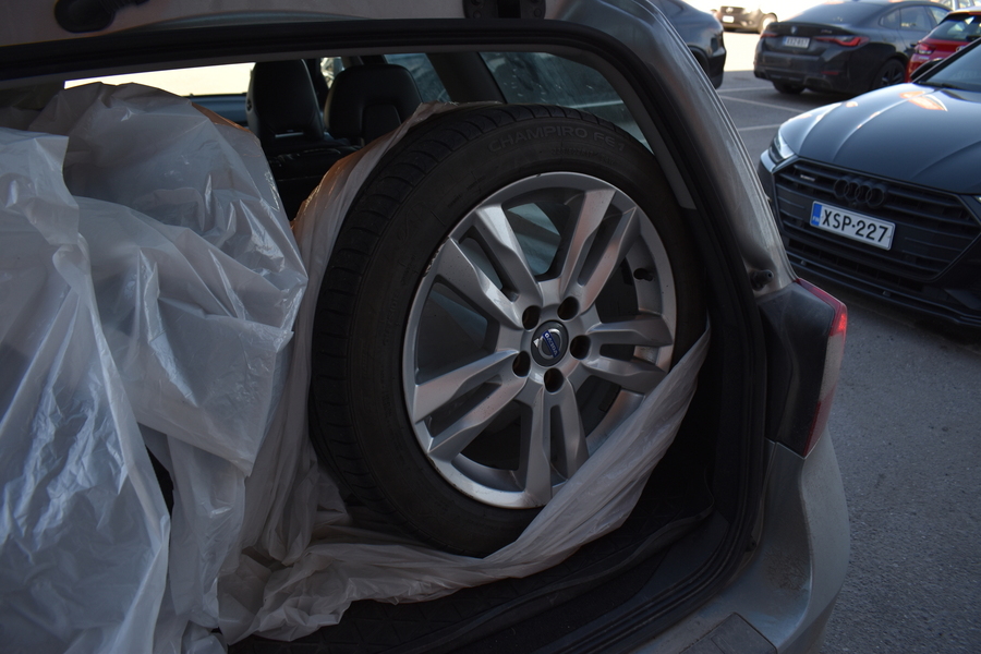 Volvo V70 vaihtoauto