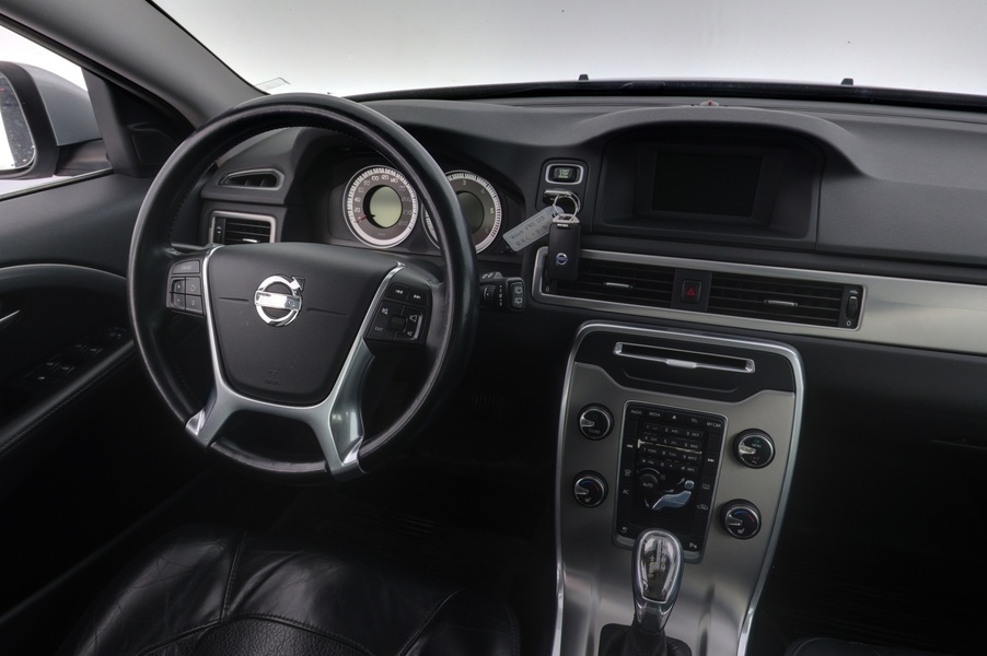 Volvo V70 vaihtoauto