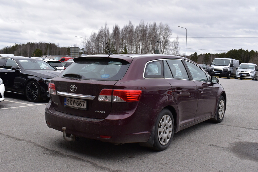 Toyota Avensis vaihtoauto