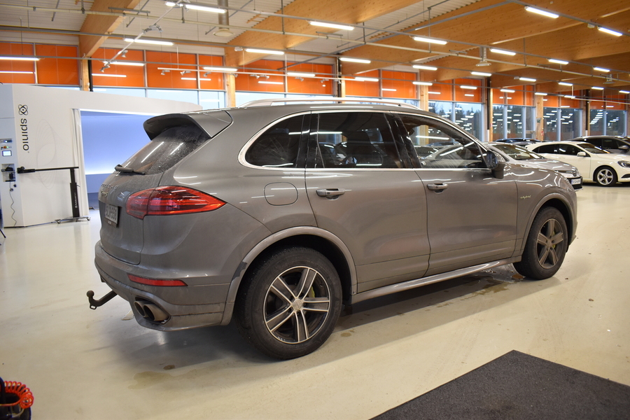 Porsche Cayenne vaihtoauto