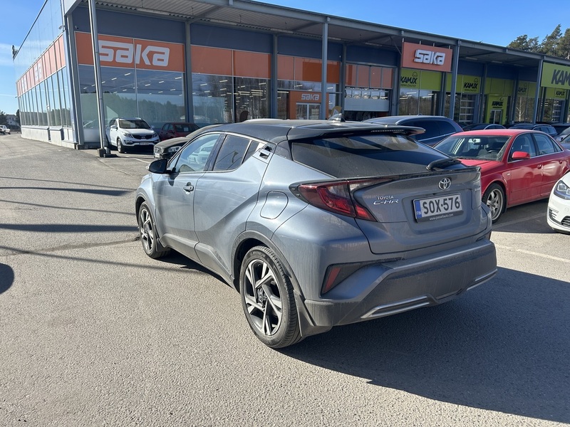 Toyota C-HR vaihtoauto
