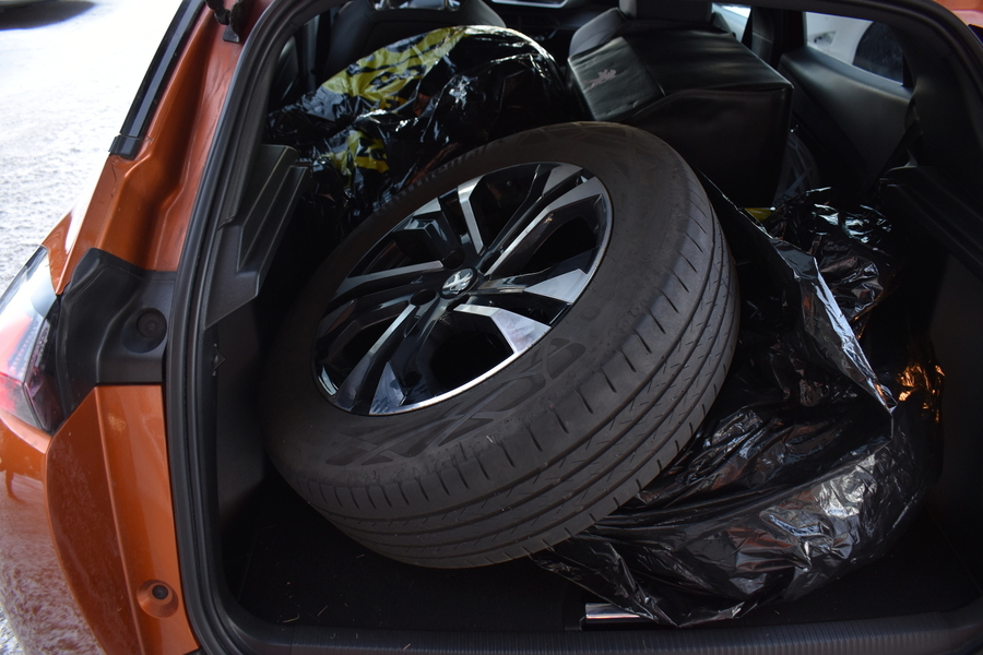 Peugeot e-2008 vaihtoauto