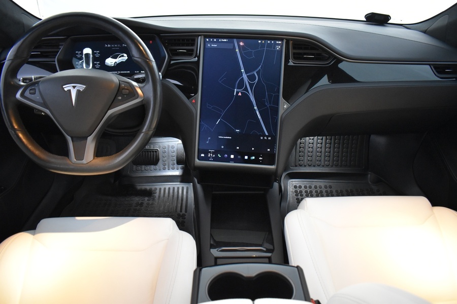 Tesla Model S vaihtoauto