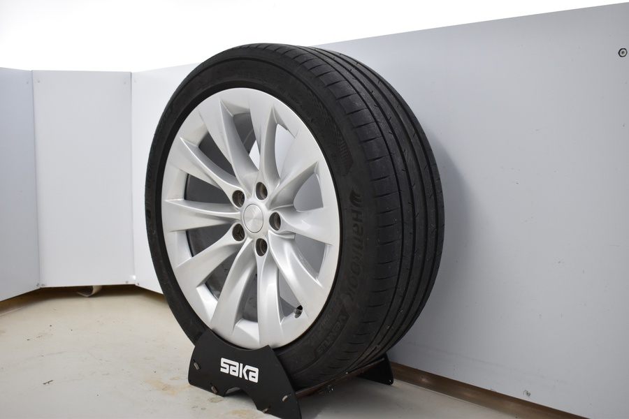 Tesla Model S vaihtoauto