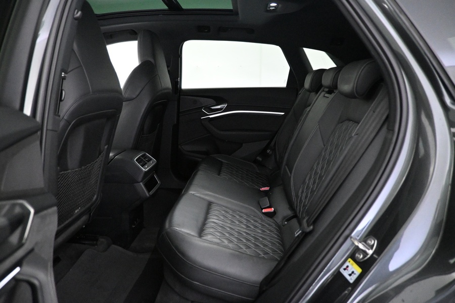 Audi Q8 e-tron vaihtoauto