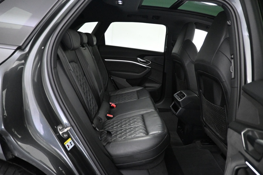 Audi Q8 e-tron vaihtoauto