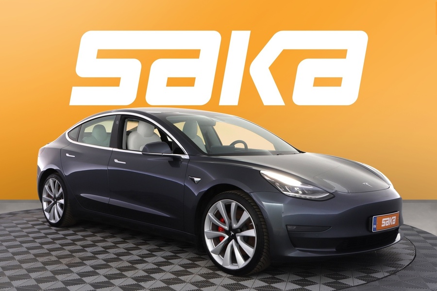 Tesla Model 3 vaihtoauto