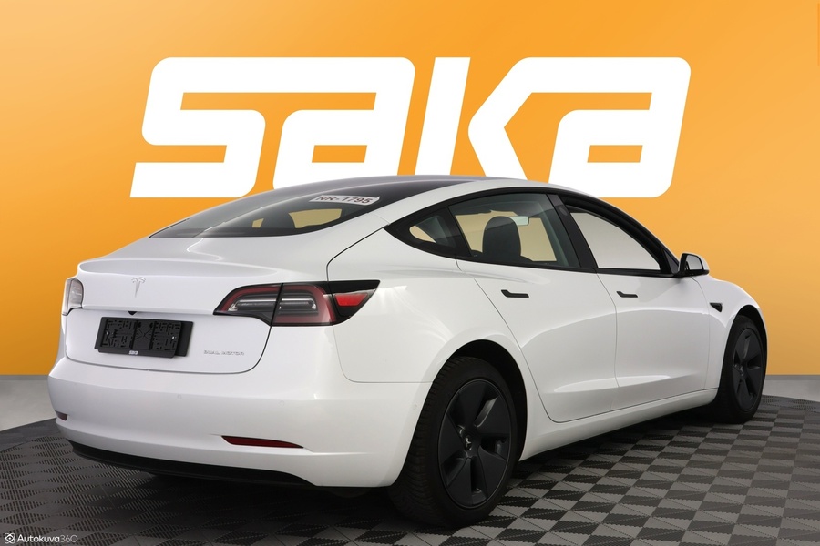 Tesla Model 3 vaihtoauto