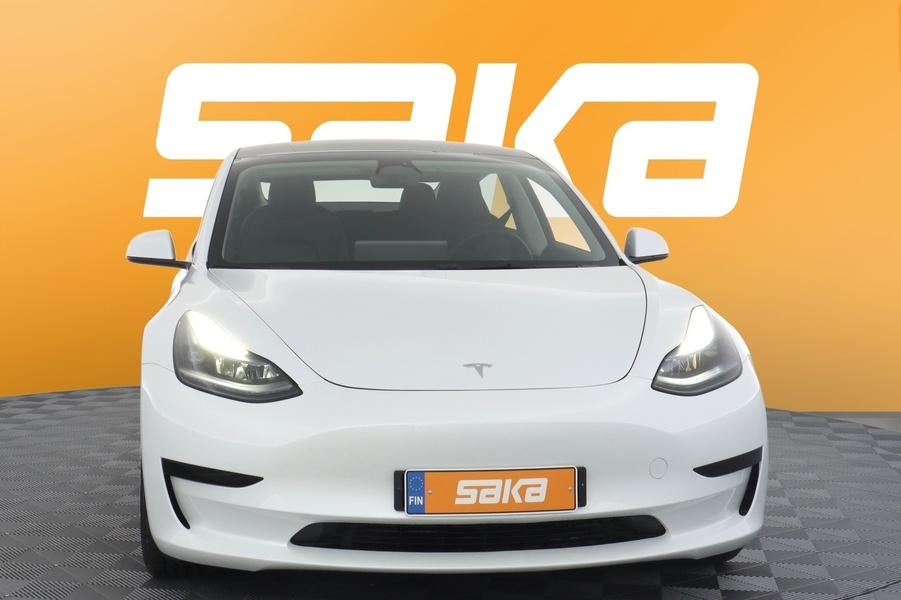 Tesla Model 3 vaihtoauto