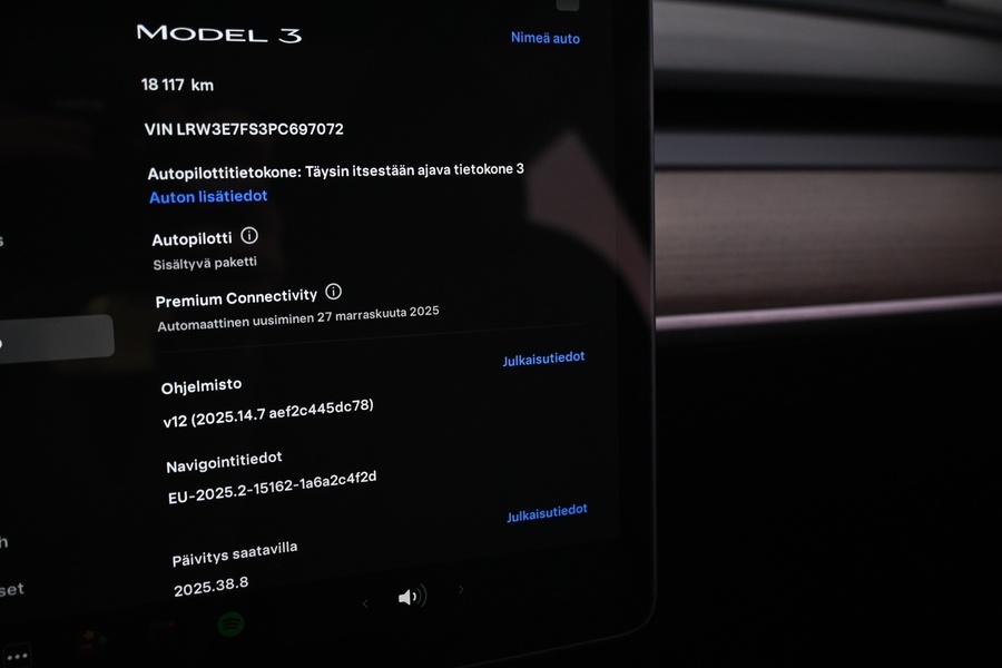 Tesla Model 3 vaihtoauto