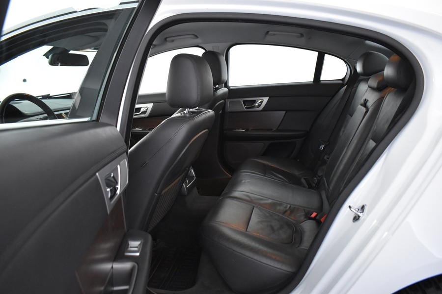 Jaguar XF vaihtoauto