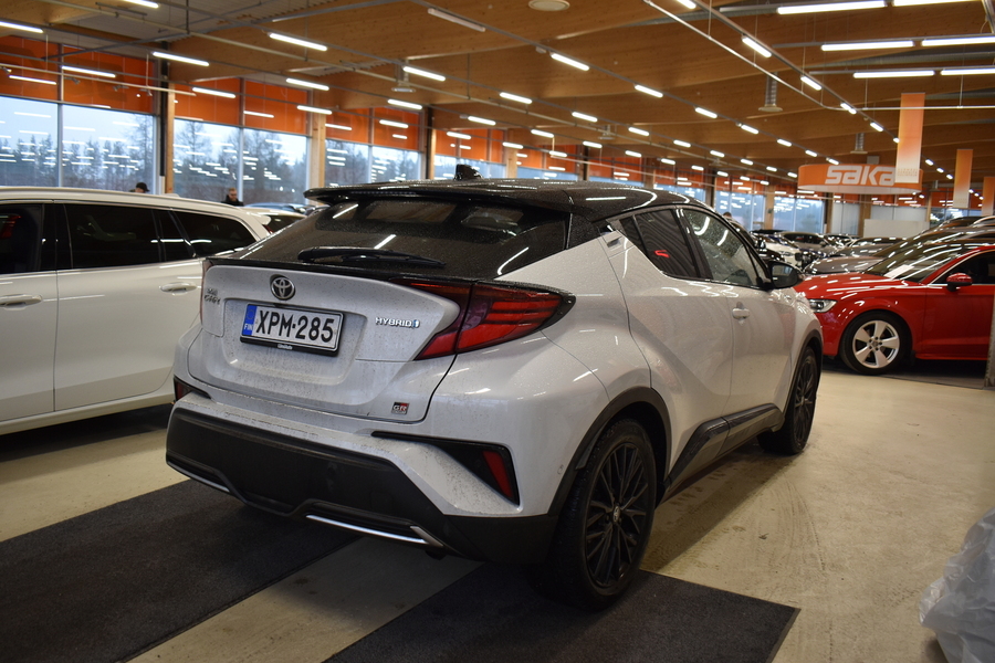 Toyota C-HR vaihtoauto