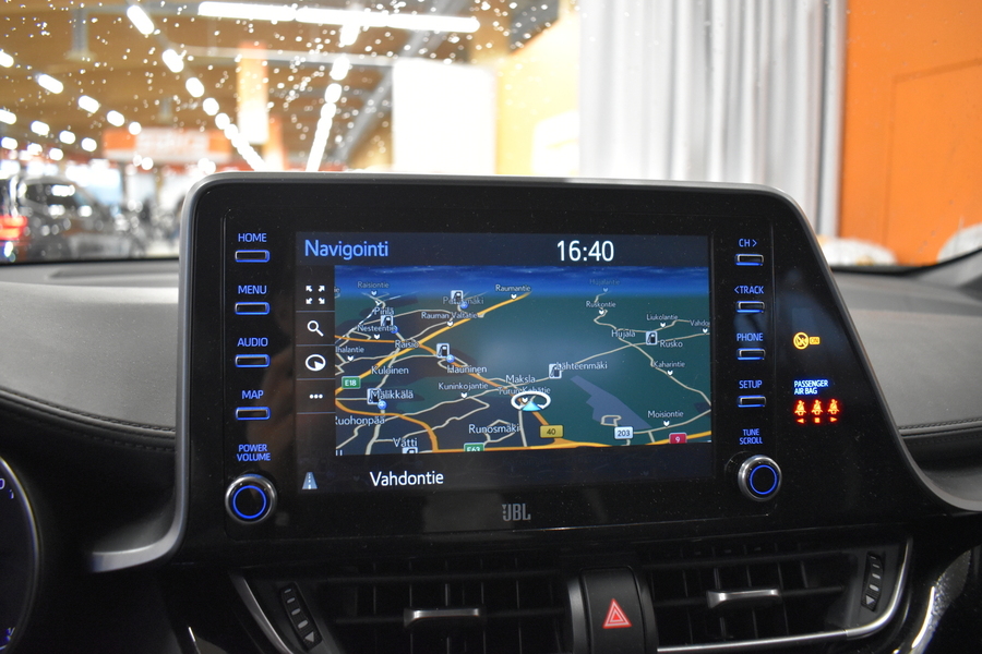 Toyota C-HR vaihtoauto