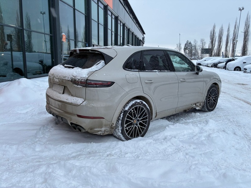 Porsche Cayenne vaihtoauto