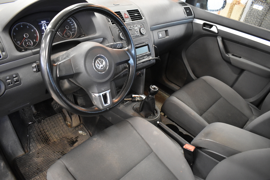Volkswagen Touran vaihtoauto