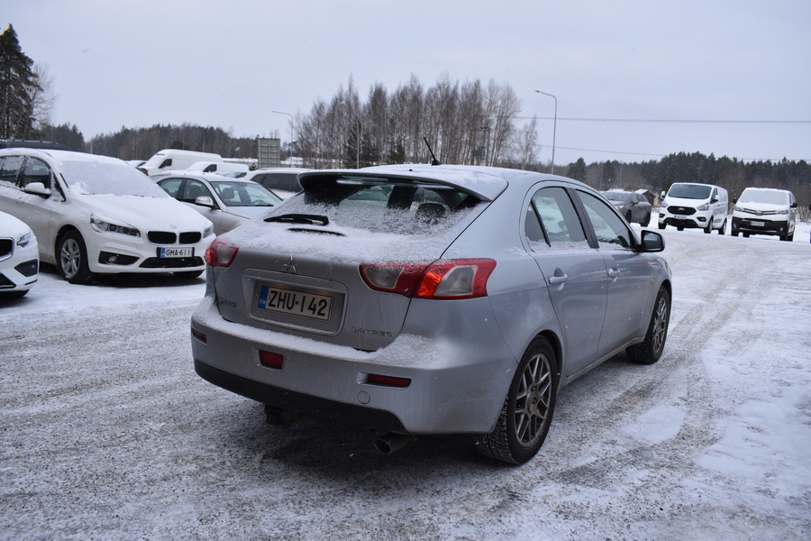 Mitsubishi Lancer vaihtoauto