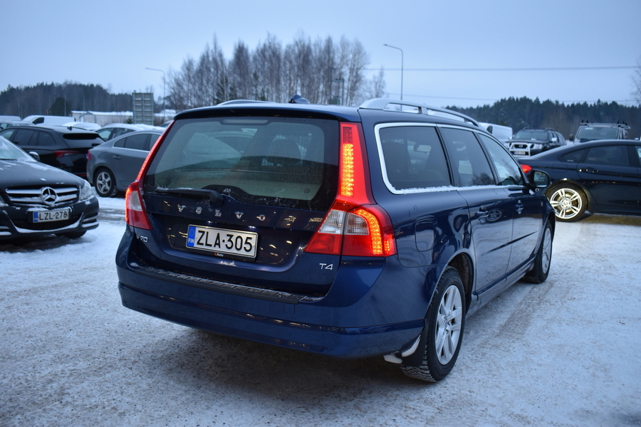 Volvo V70 vaihtoauto