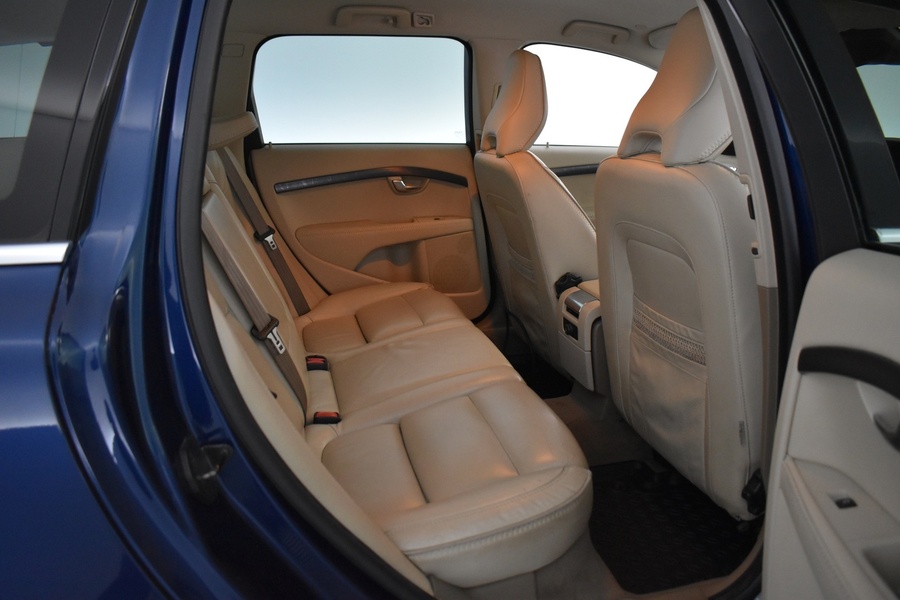 Volvo V70 vaihtoauto