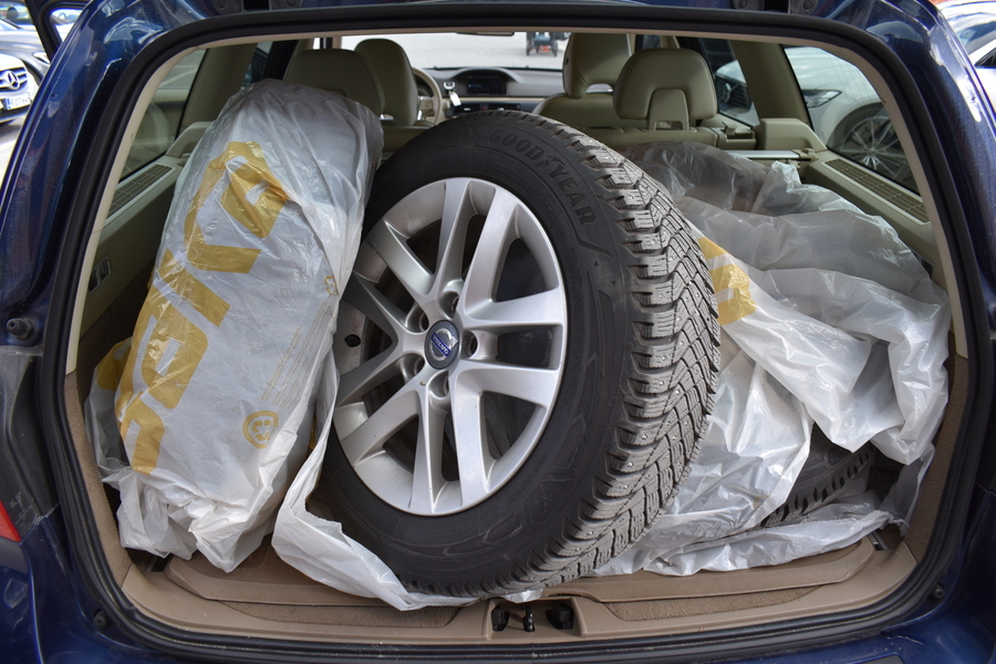 Volvo V70 vaihtoauto