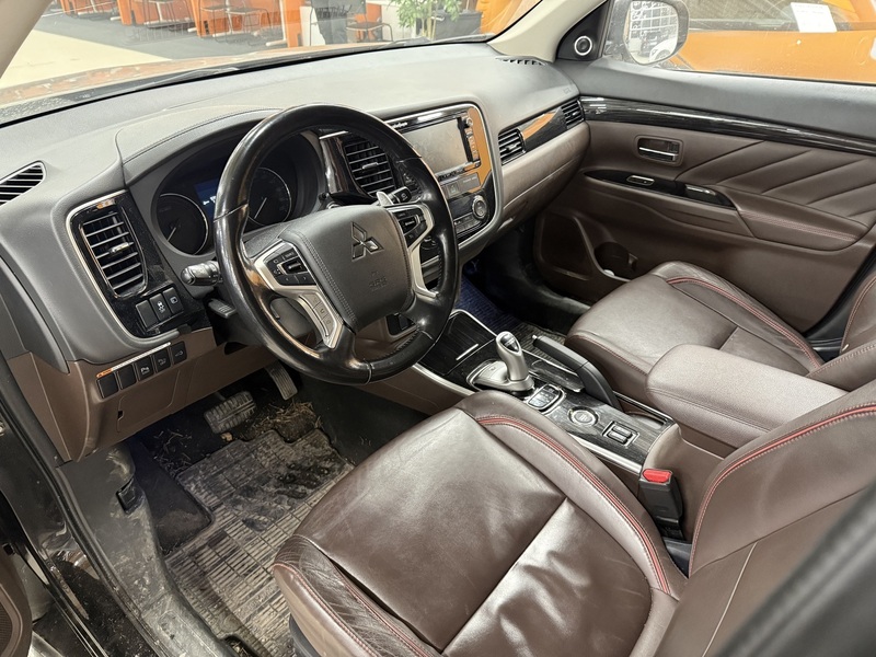 Mitsubishi Outlander vaihtoauto