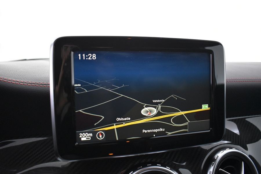 Mercedes-Benz GLA vaihtoauto