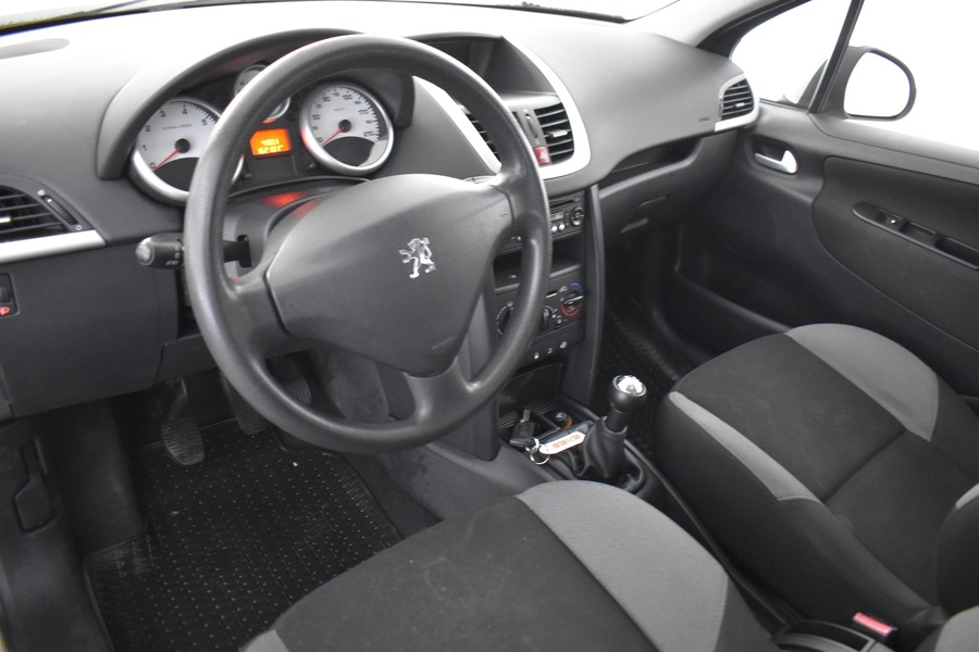 Peugeot 207 vaihtoauto