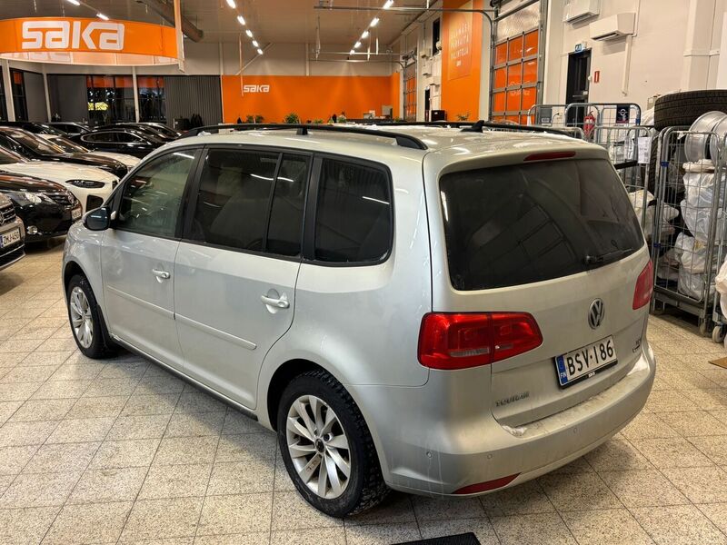 Volkswagen Touran vaihtoauto