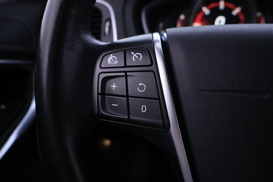 Volvo V40 Cross Country vaihtoauto