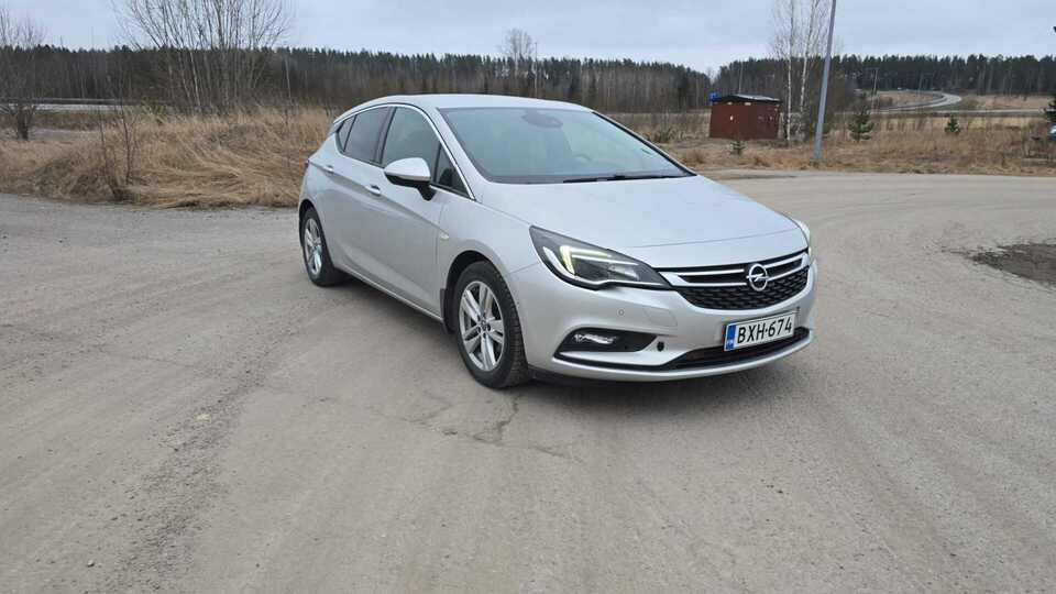 Opel Astra vaihtoauto