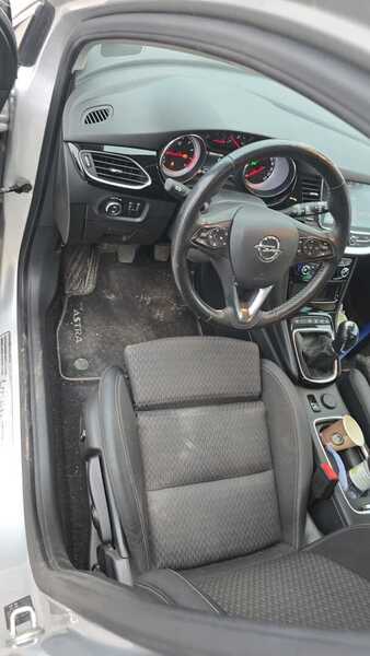 Opel Astra vaihtoauto