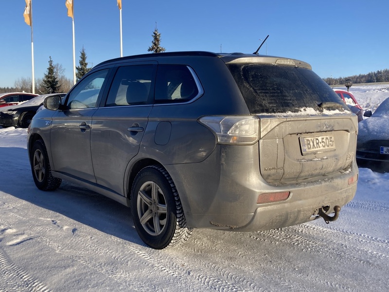 Mitsubishi Outlander PHEV vaihtoauto