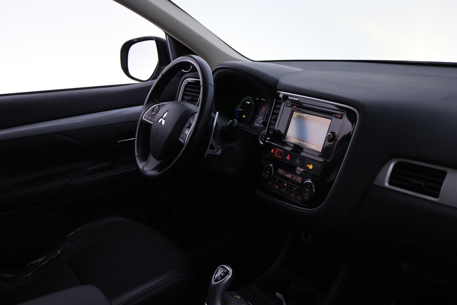 Mitsubishi Outlander PHEV vaihtoauto