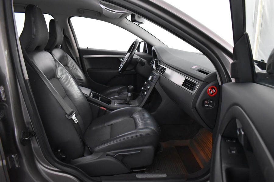 Volvo V70 vaihtoauto