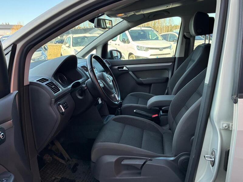 Volkswagen Touran vaihtoauto