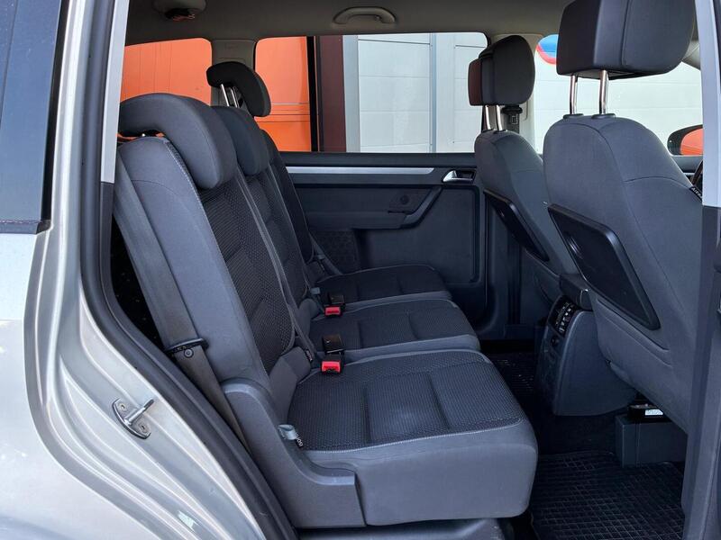 Volkswagen Touran vaihtoauto